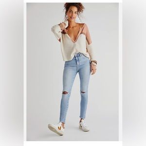 FREE PEOPLE || Sweet Blue Raw High-Rise Jeggings Jeans. Sz. 31